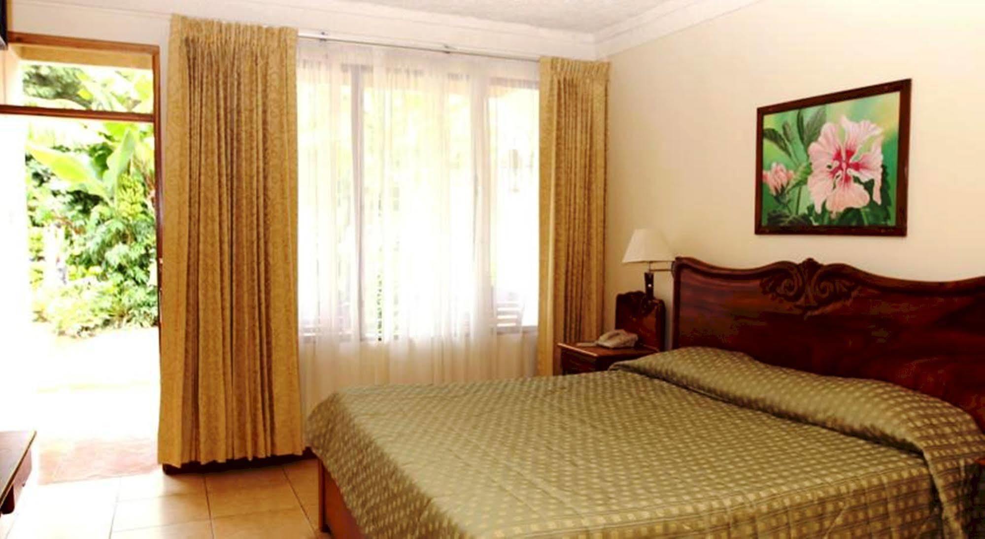 Hotel Boyeros Liberia Esterno foto
